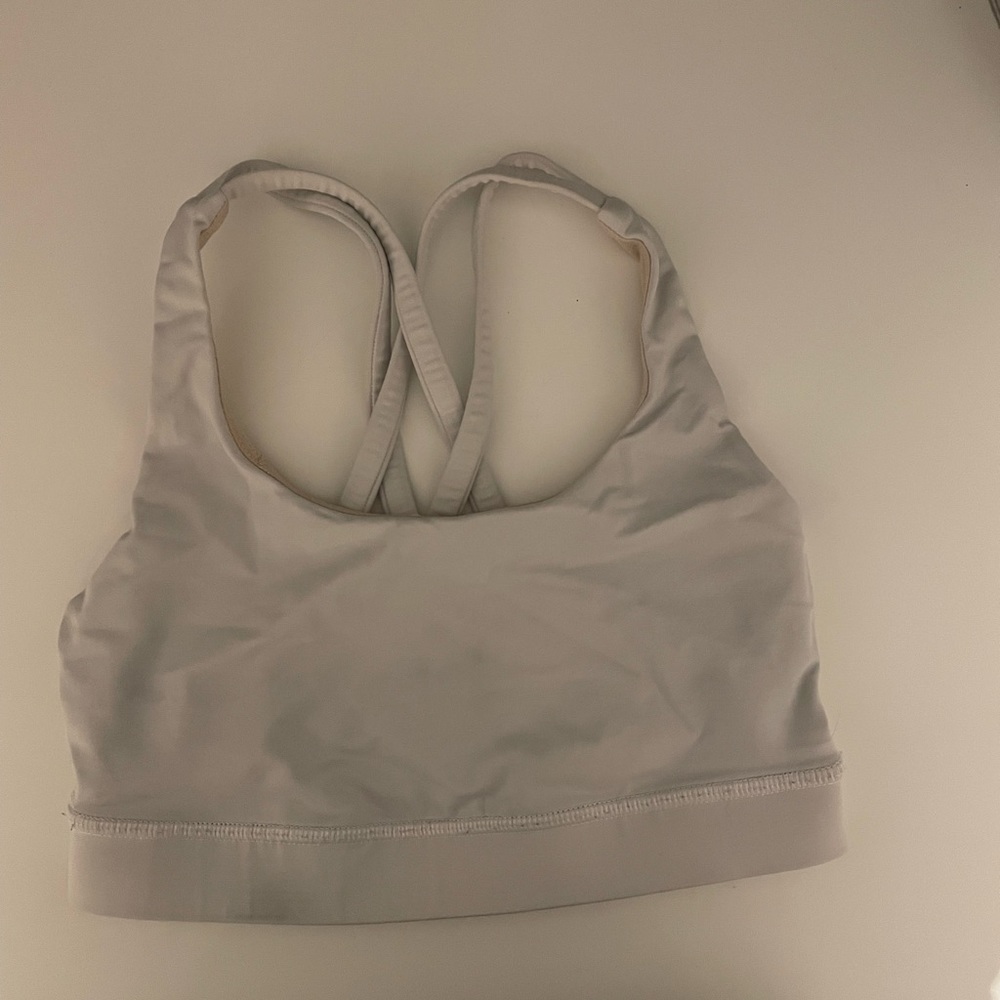 White lululemon sports bra